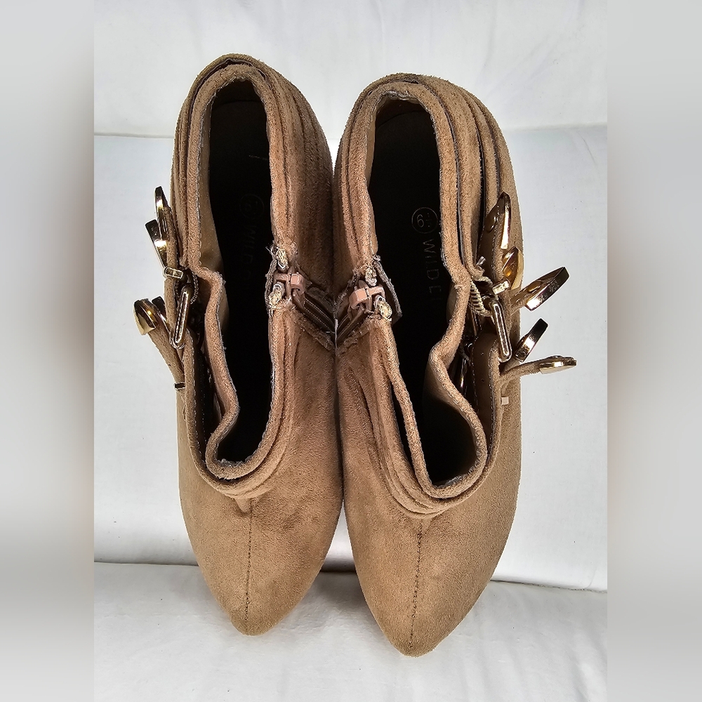 WILD DIVA Faux Suede Tan Platform Heeled Booties with Buckles Size 6.5 - Picture 3 of 12